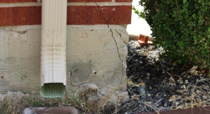 corner crack on home due to foundation problems