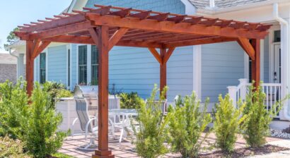 outdoor pergola shade structure in backyard