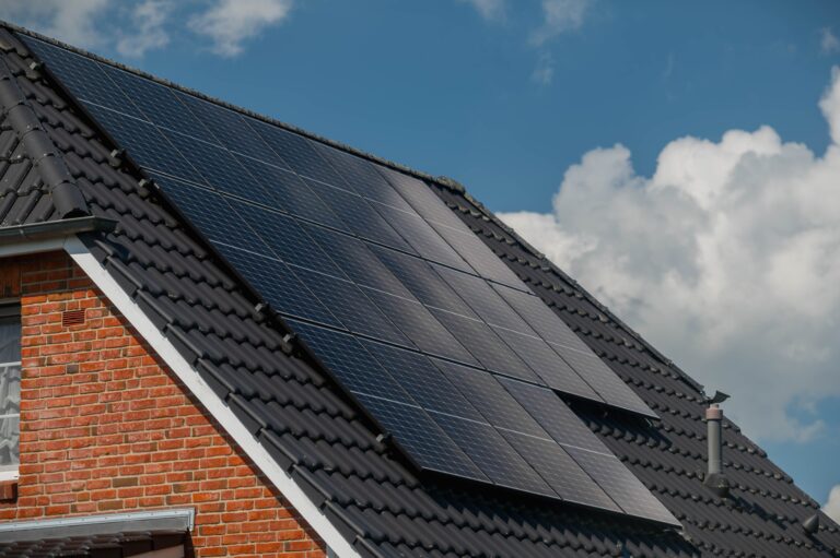 What Is Net Metering? A Complete Guide for Homeowners with Solar